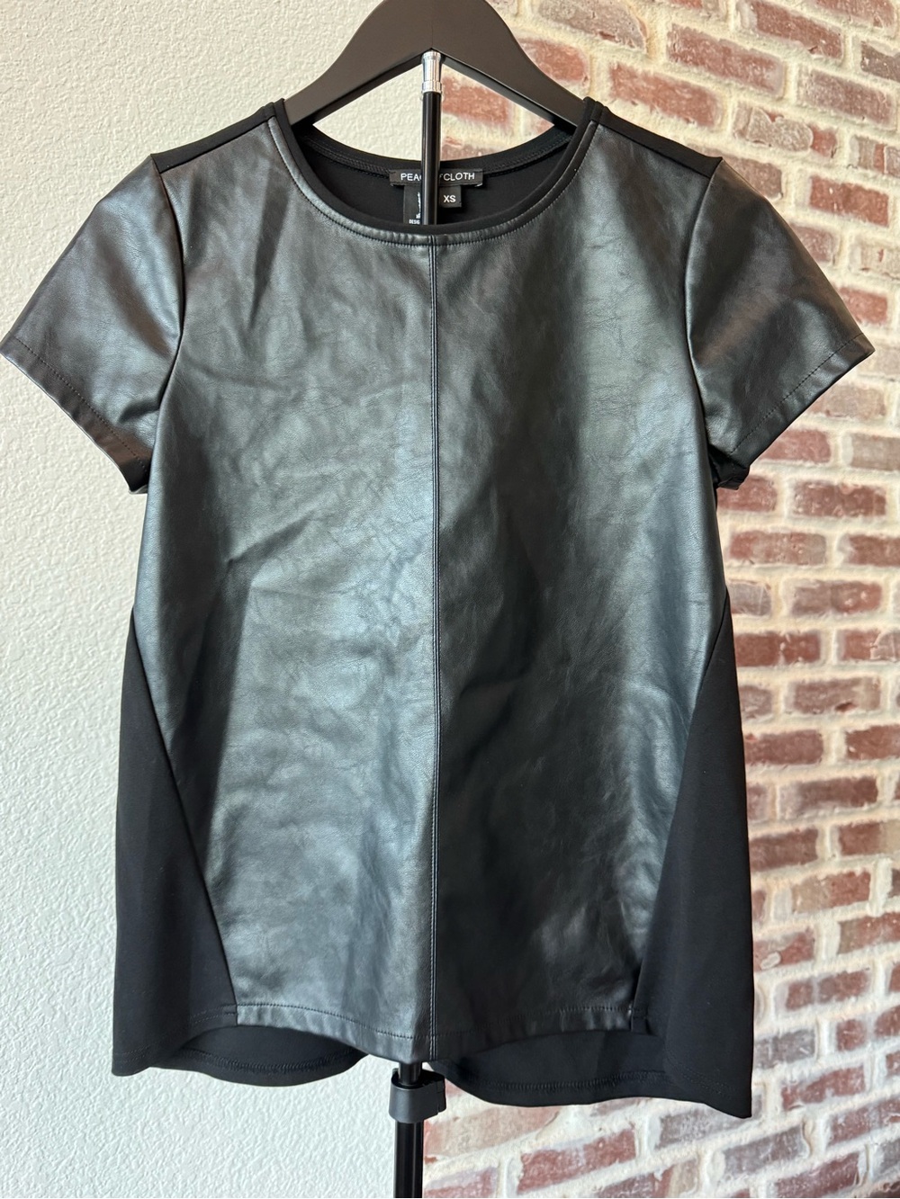 Peace of Cloth Black Faux Leather Short Sleeve Top Womens XS Shirt, New York